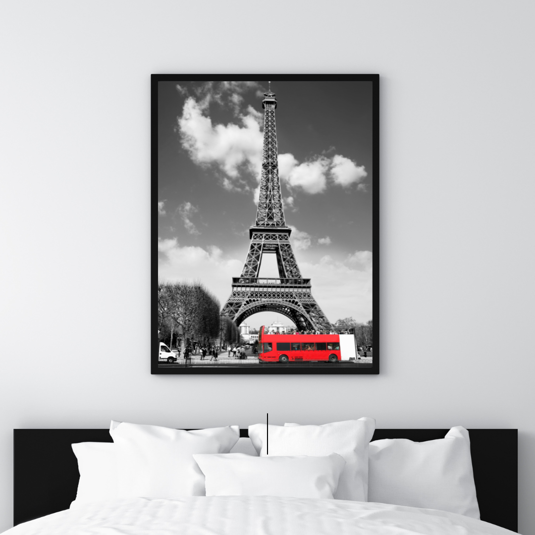 affiche paris avec touche de rouge